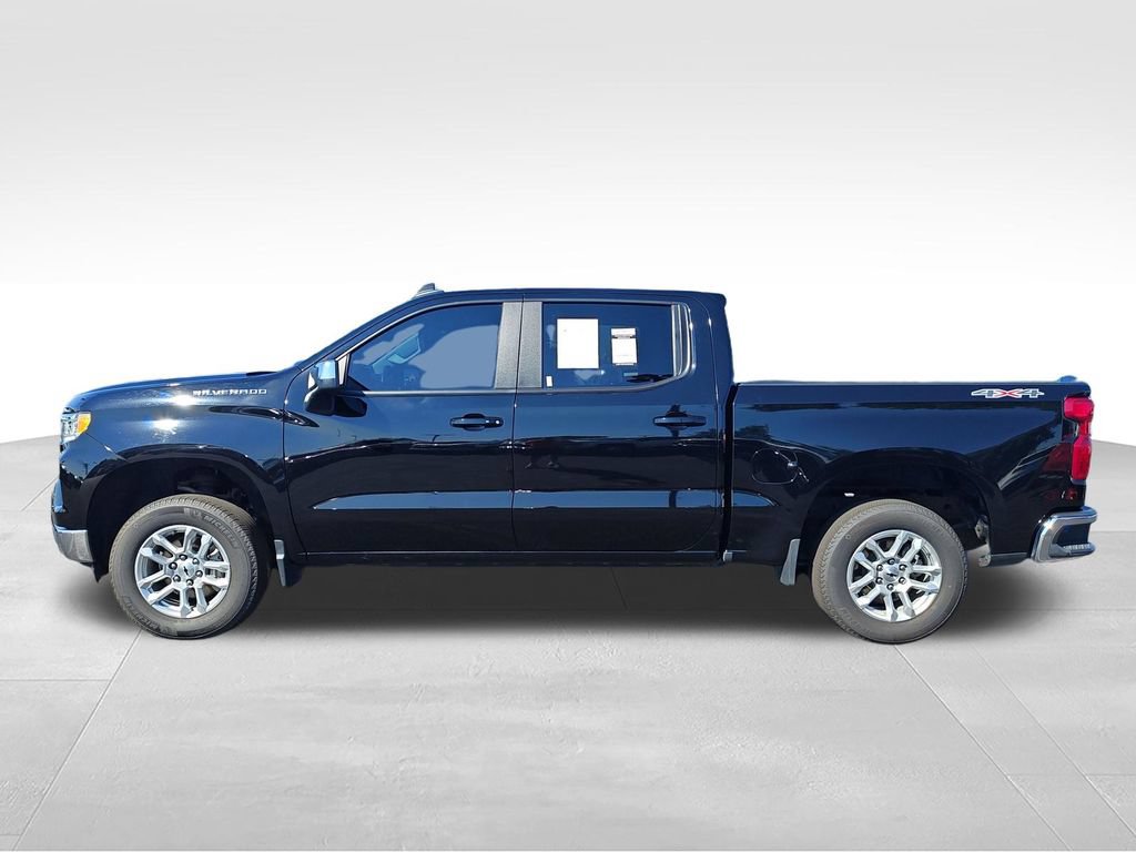 Used 2025 Chevrolet Silverado 1500 LT AWD/4WD image 2