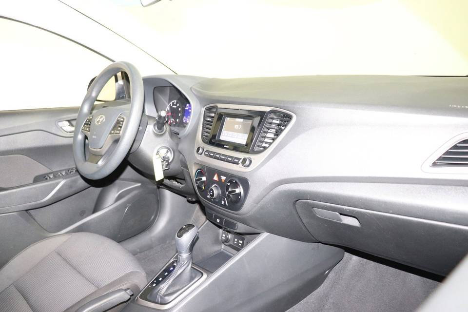 Used 2020 Hyundai Accent SEL image 12