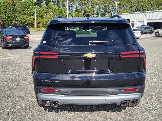 New 2026 Chevrolet Traverse LT image 3