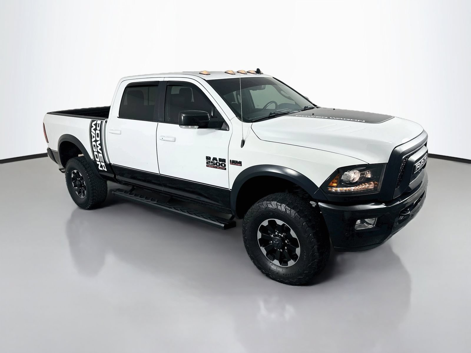 Used 2018 RAM 2500 Power Wagon w/ Leather & Luxury Group AWD/4WD video 1