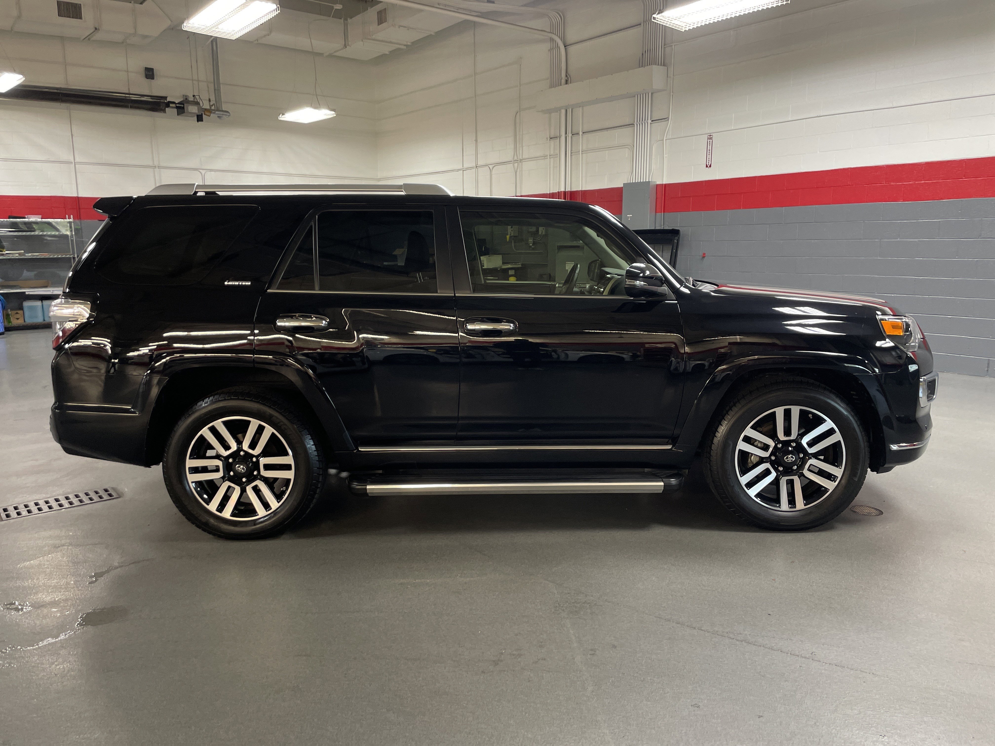 Used 2015 Toyota 4Runner Limited image 11