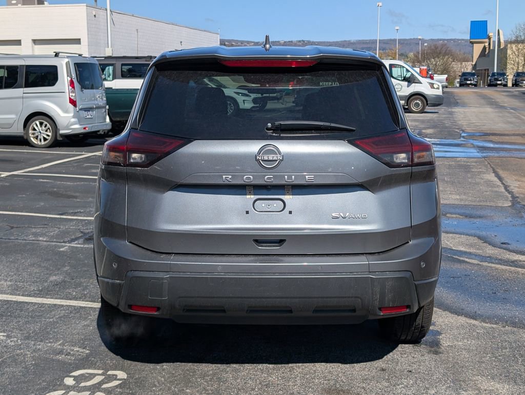 Used 2024 Nissan Rogue SV image 6