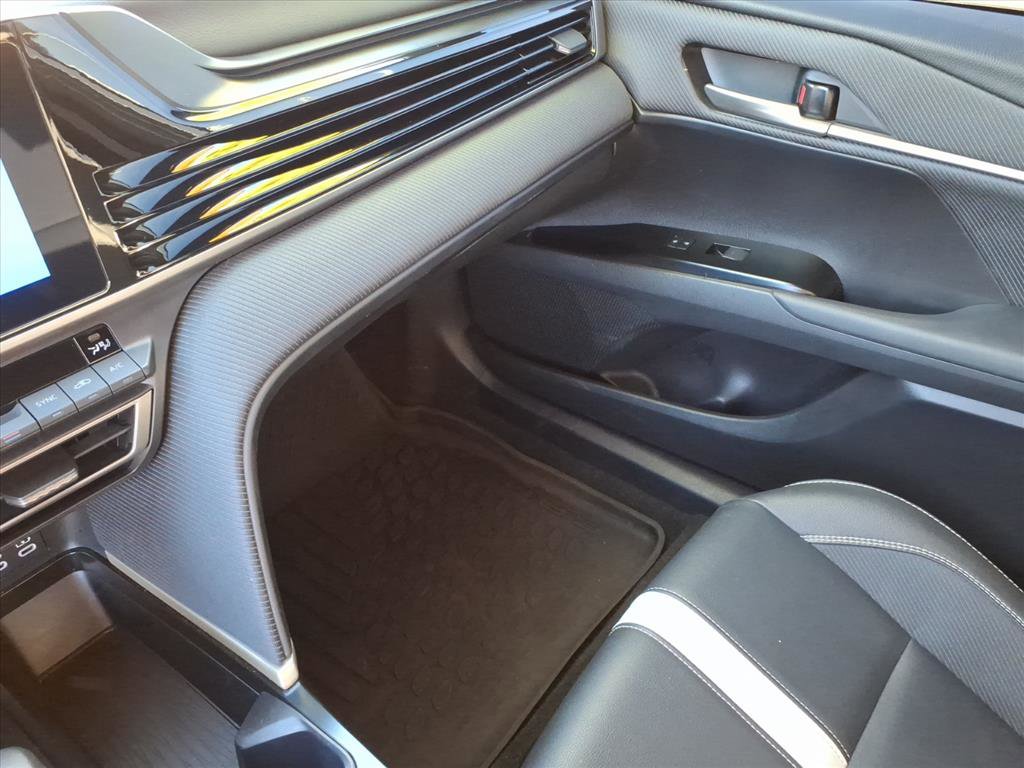 Certified 2025 Toyota Camry SE w/ Convenience Package image 36