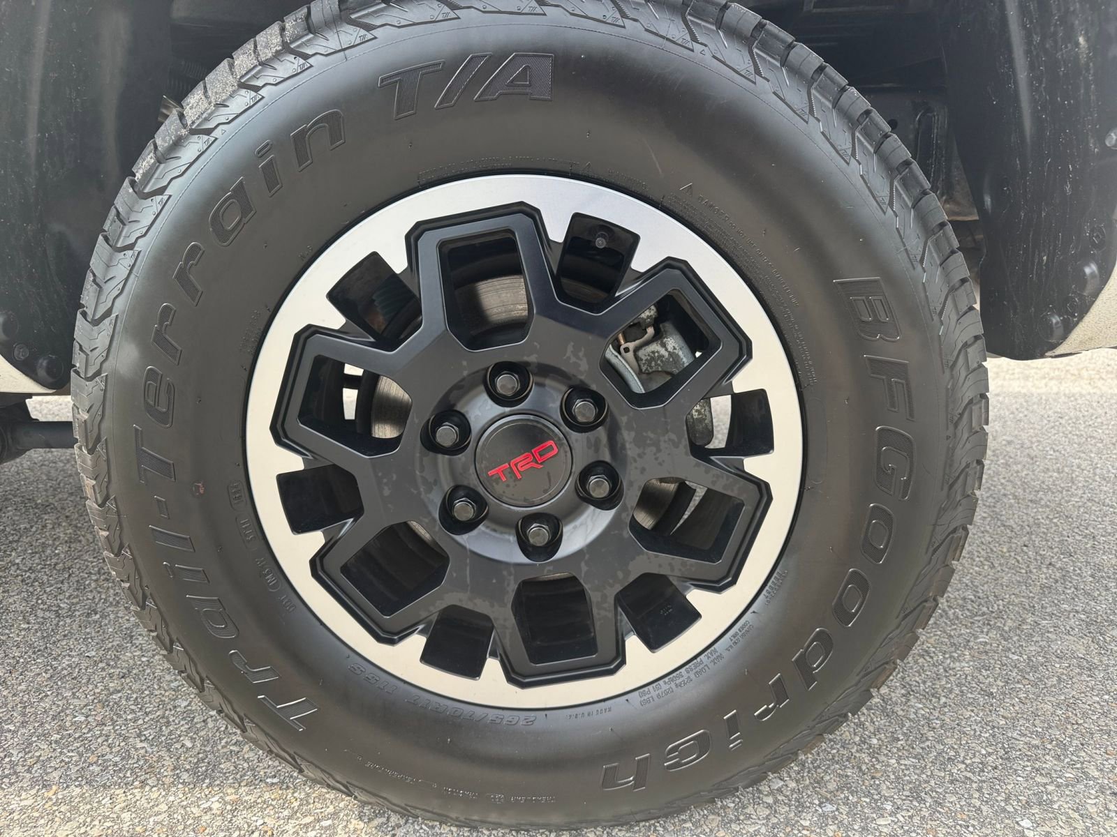 Used 2024 Toyota Tacoma TRD Off-Road AWD/4WD image 24