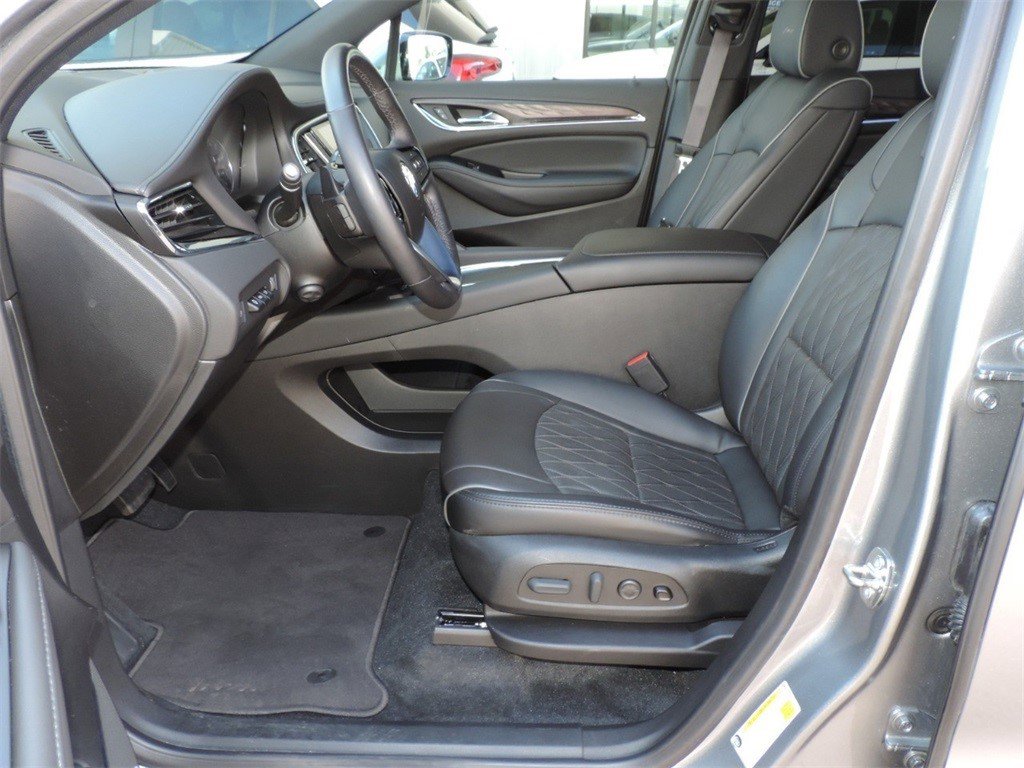 Certified 2023 Buick Enclave Avenir w/ Avenir Technology Package image 13