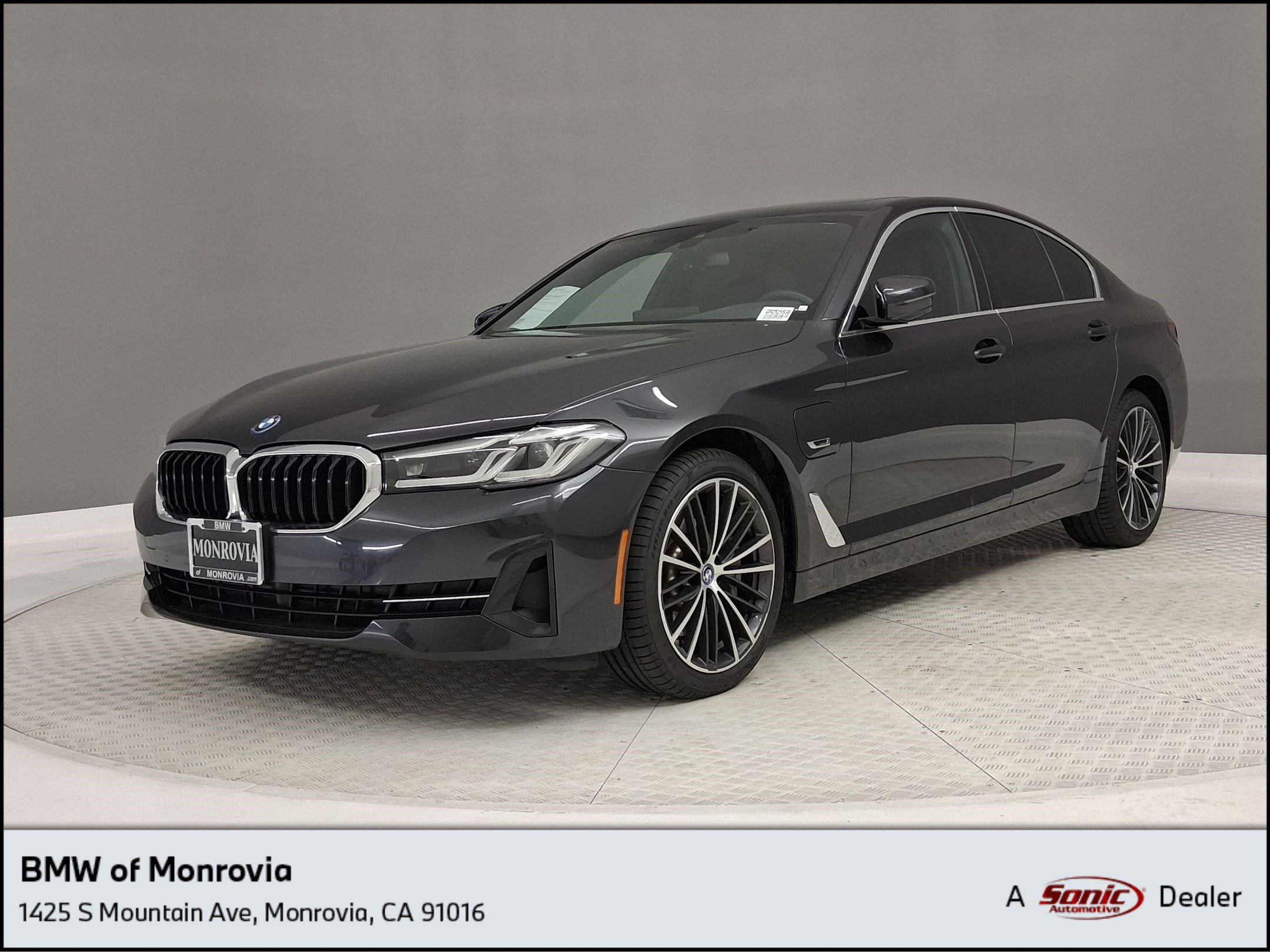Used 2023 BMW 530e w/ Convenience Package RWD image 1
