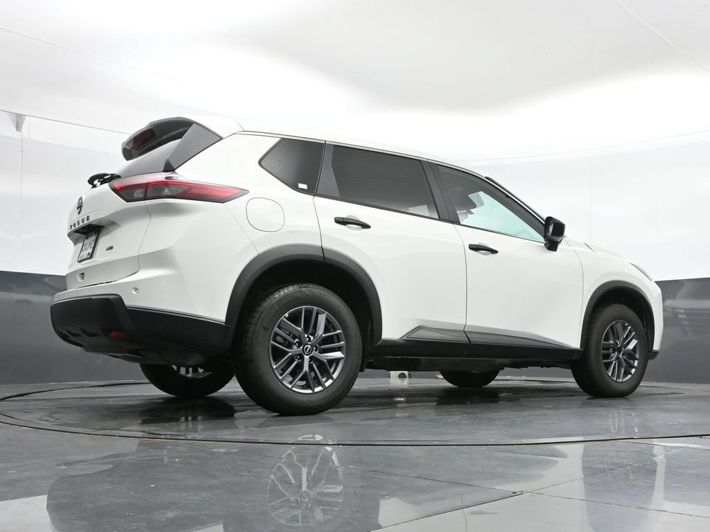 Used 2024 Nissan Rogue S AWD/4WD image 43