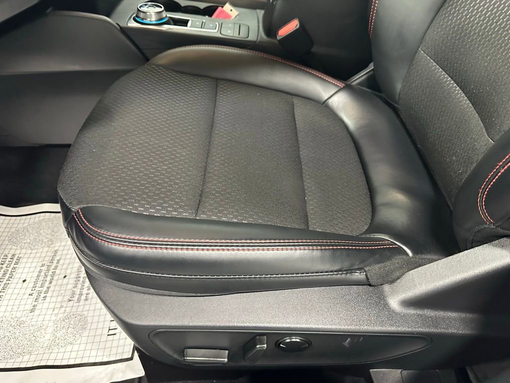 Used 2025 Ford Escape ST-Line AWD/4WD image 13