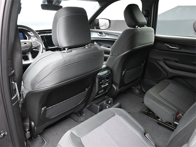 New 2025 Jeep Grand Cherokee L Laredo image 16