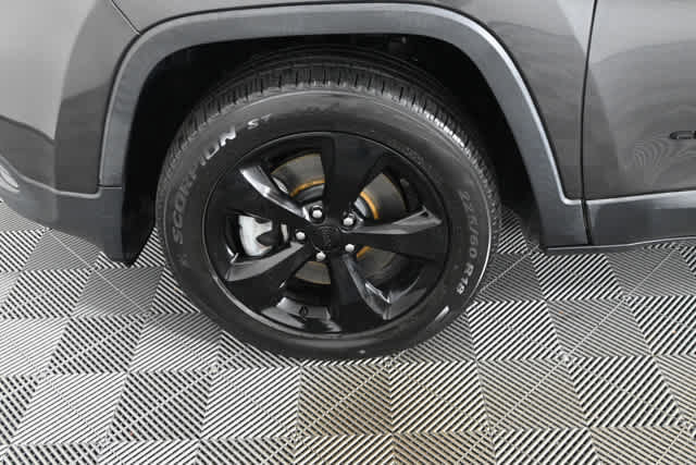 Used 2017 Jeep Cherokee Sport AWD/4WD image 27