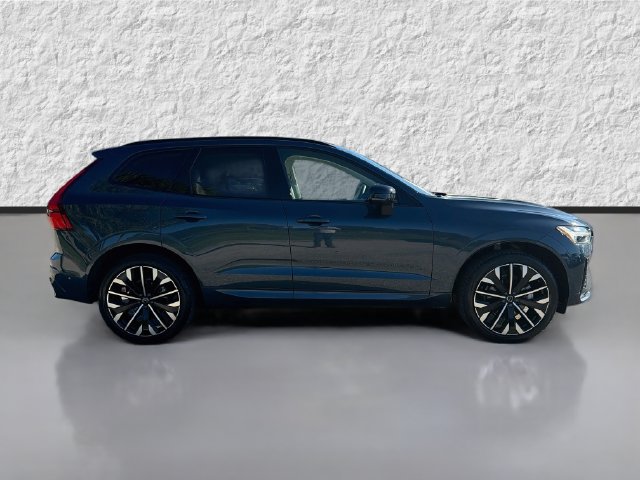 Used 2026 Volvo XC60 B5 Ultra AWD/4WD image 2