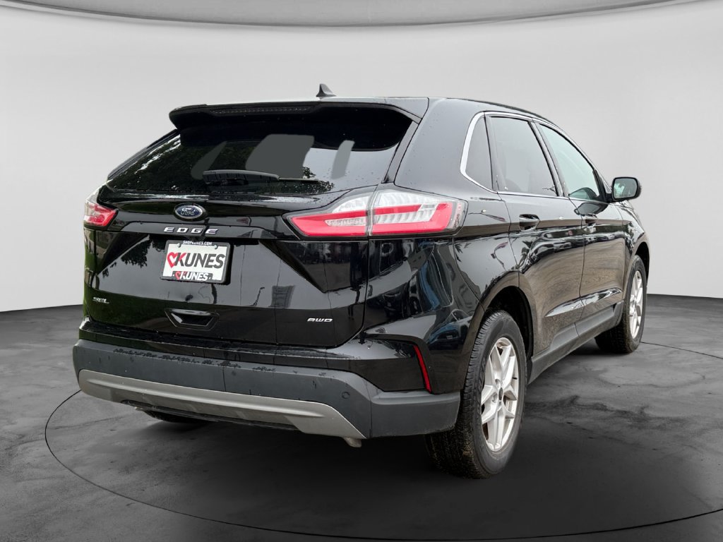 Used 2024 Ford Edge SEL AWD/4WD image 9