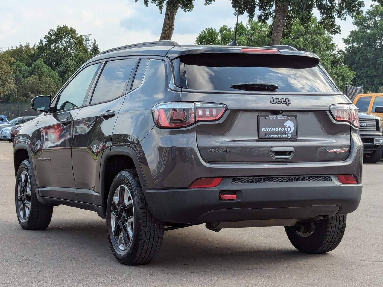 Used 2018 Jeep Compass Trailhawk w/ Leather Interior Group AWD/4WD image 6