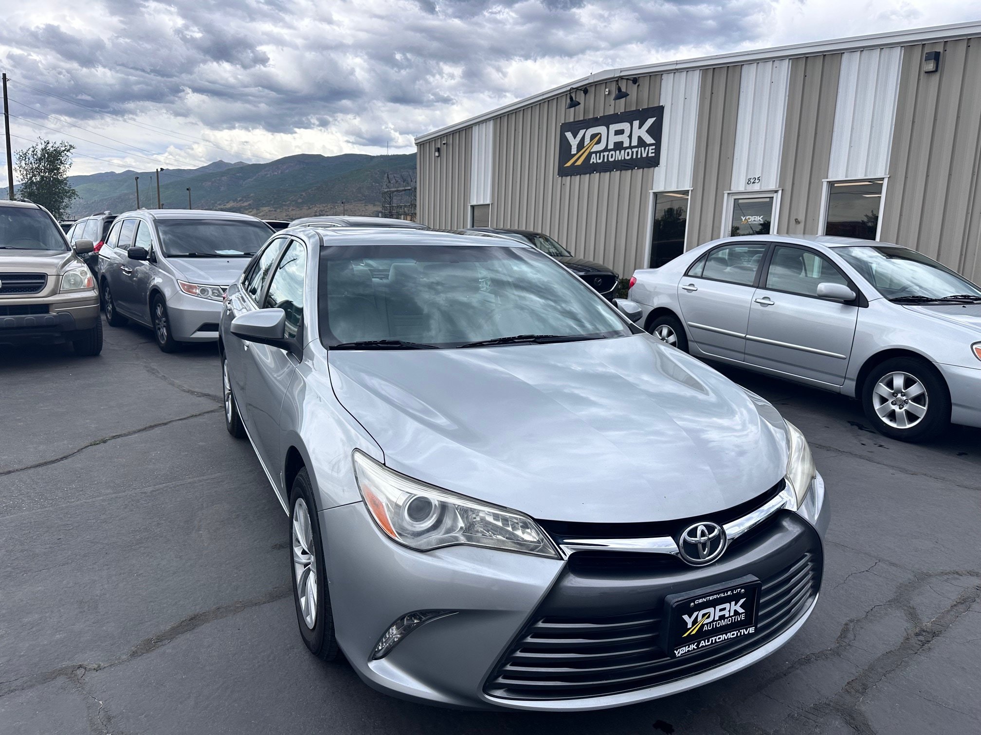 Used 2017 Toyota Camry LE w/ Moonroof Package FWD image 1