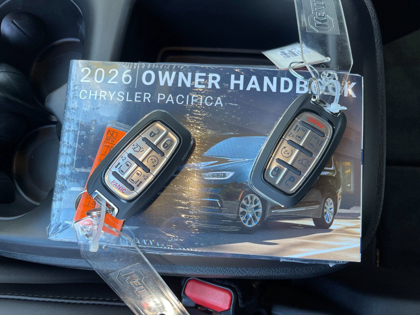 New 2026 Chrysler Pacifica Select image 9