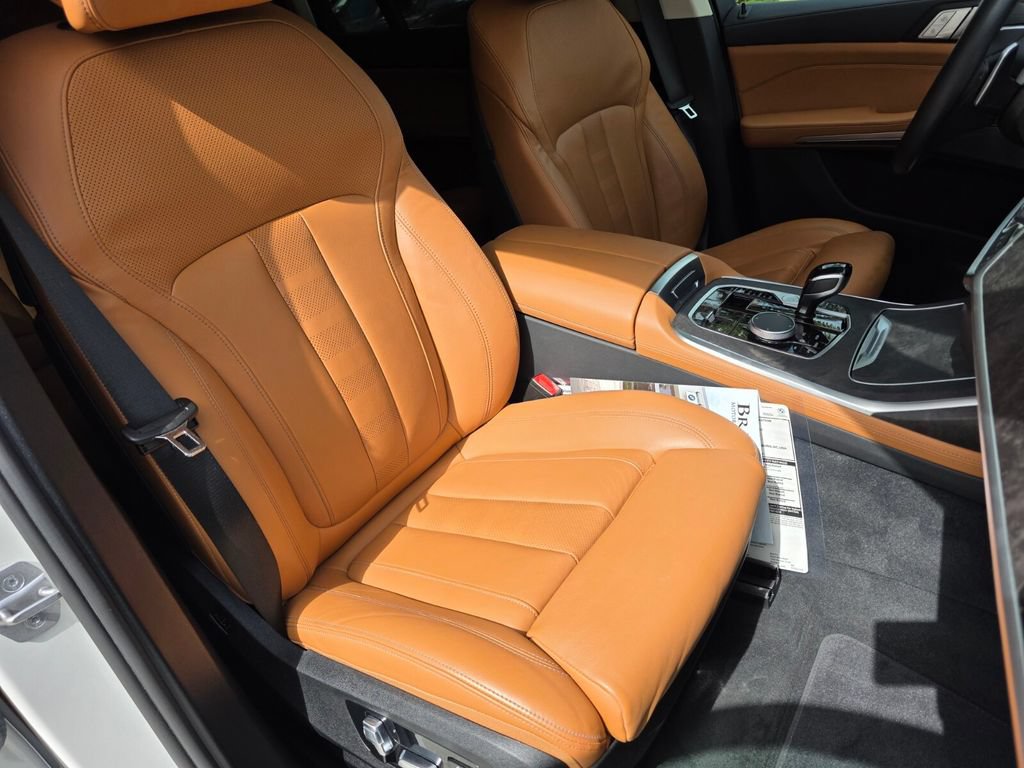 Used 2022 BMW X7 xDrive40i w/ Premium Package AWD/4WD image 30