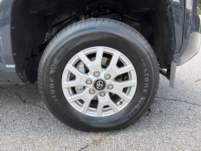 Used 2025 Toyota Tacoma SR5 AWD/4WD image 14