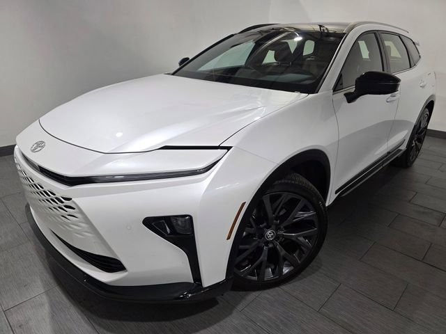 Used 2025 Toyota Crown Signia w/ Advanced Technology Package AWD/4WD image 1