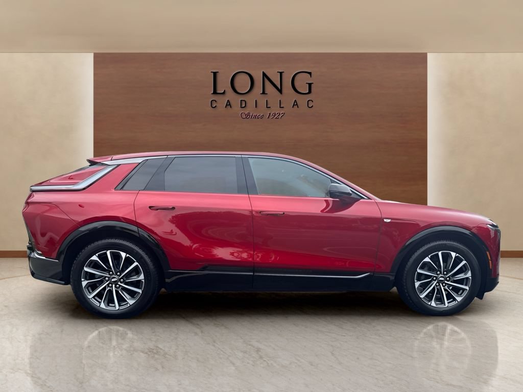 Used 2024 Cadillac Lyriq Sport AWD/4WD image 6