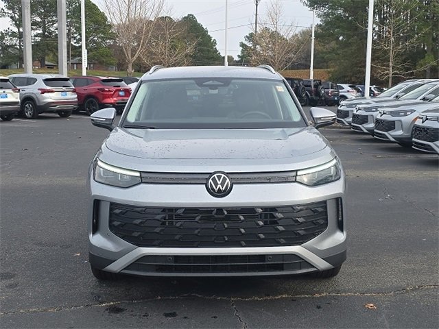 New 2026 Volkswagen Tiguan SE image 2