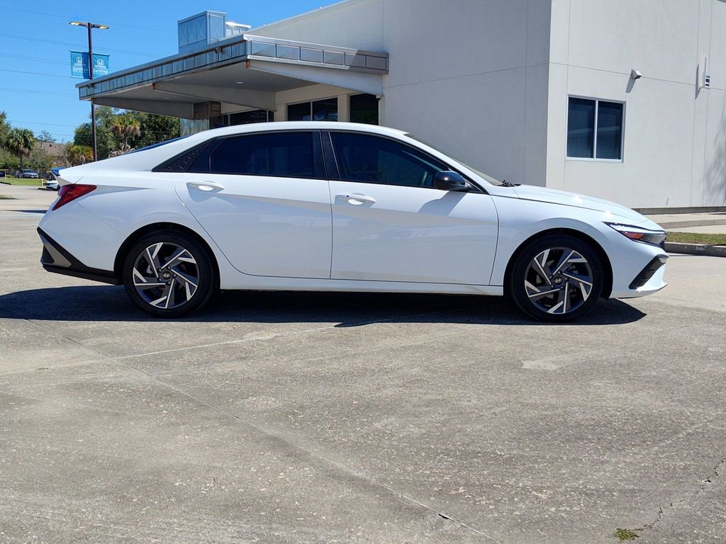 Used 2025 Hyundai Elantra Sport image 9