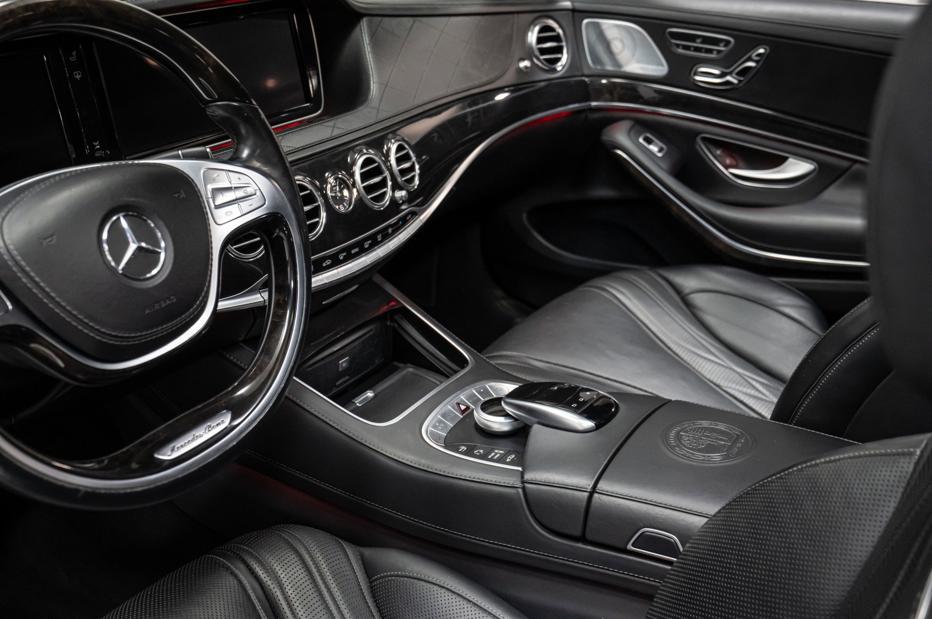 Used 2015 Mercedes-Benz S 63 AMG 4MATIC Sedan w/ Driver Assistance Package image 27