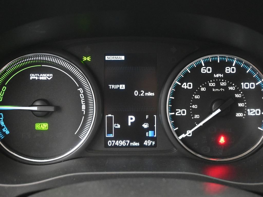 Used 2018 Mitsubishi Outlander SEL image 16