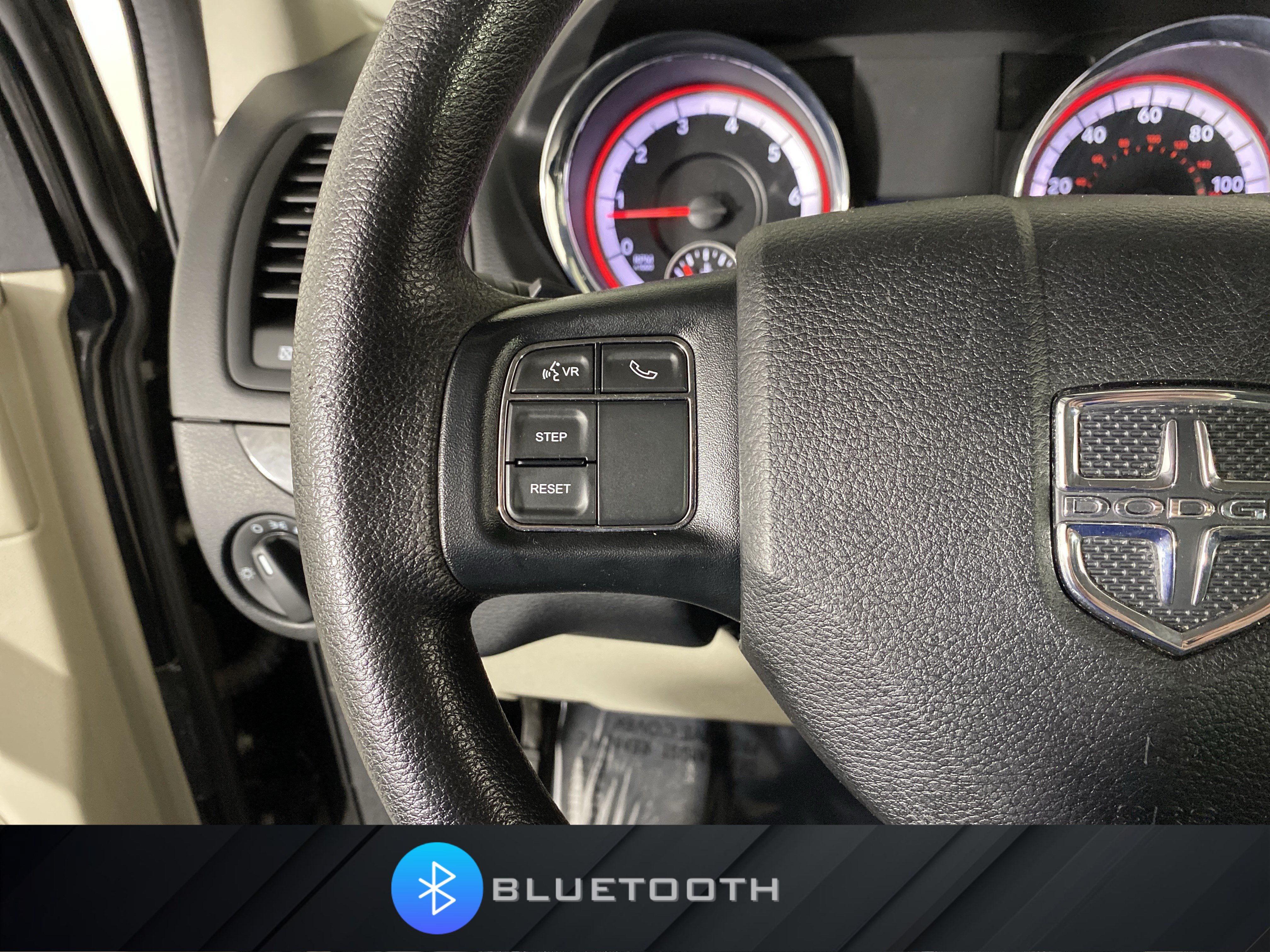 Used 2019 Dodge Grand Caravan SE w/ UConnect Hands-Free Group FWD image 21