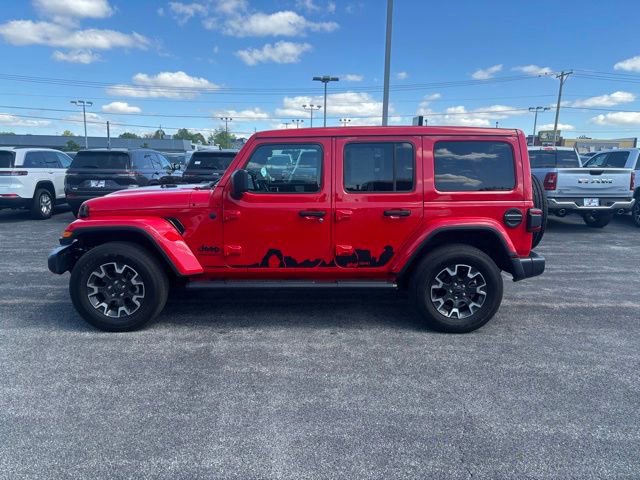 Used 2025 Jeep Wrangler Unlimited Sahara w/ Safety Group AWD/4WD image 4
