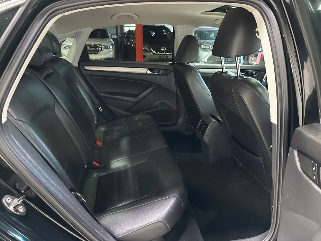 Used 2014 Volkswagen Passat TDI SE FWD image 30