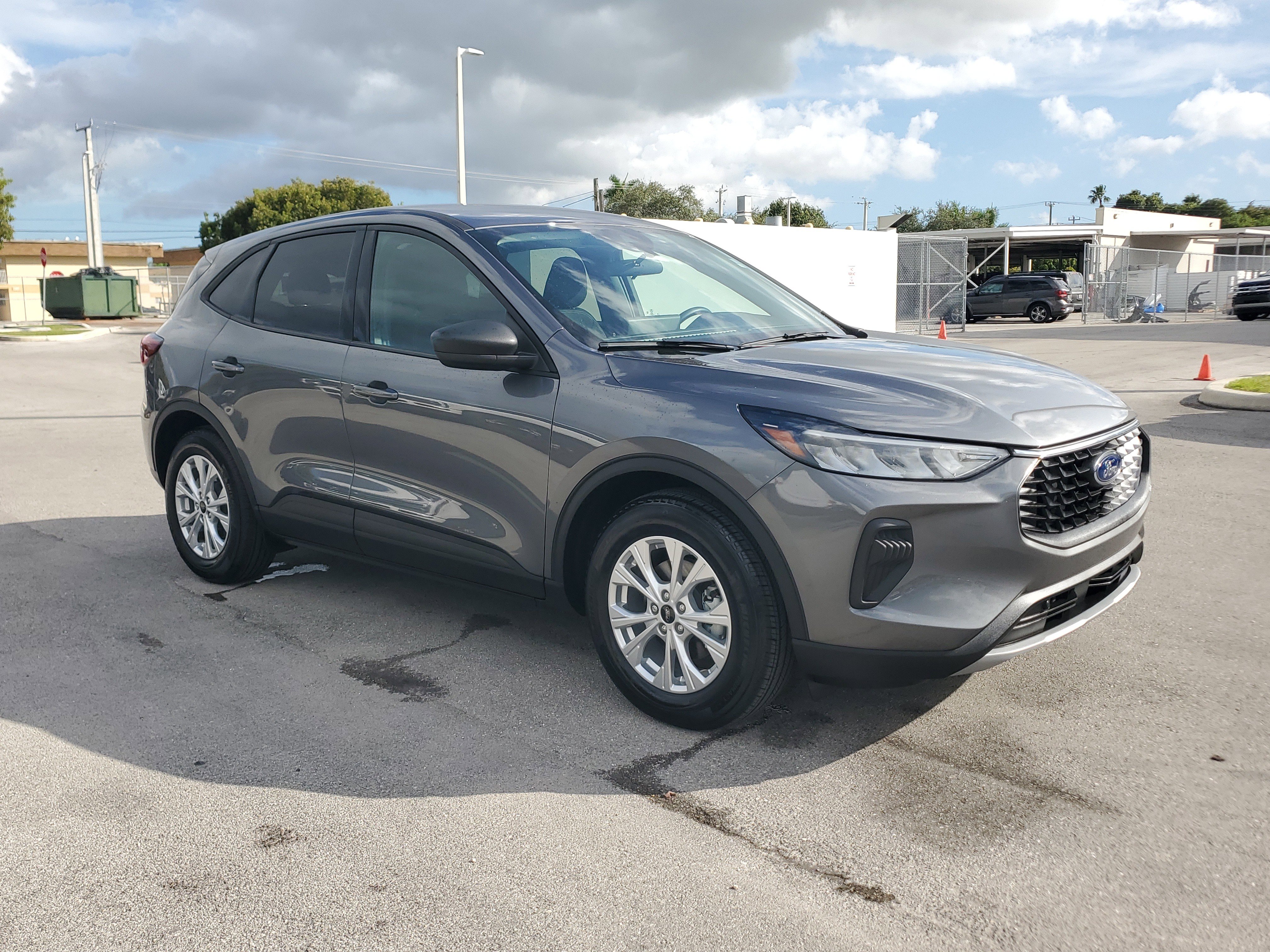 Used 2025 Ford Escape Active w/ Tech Pack #1 image 3