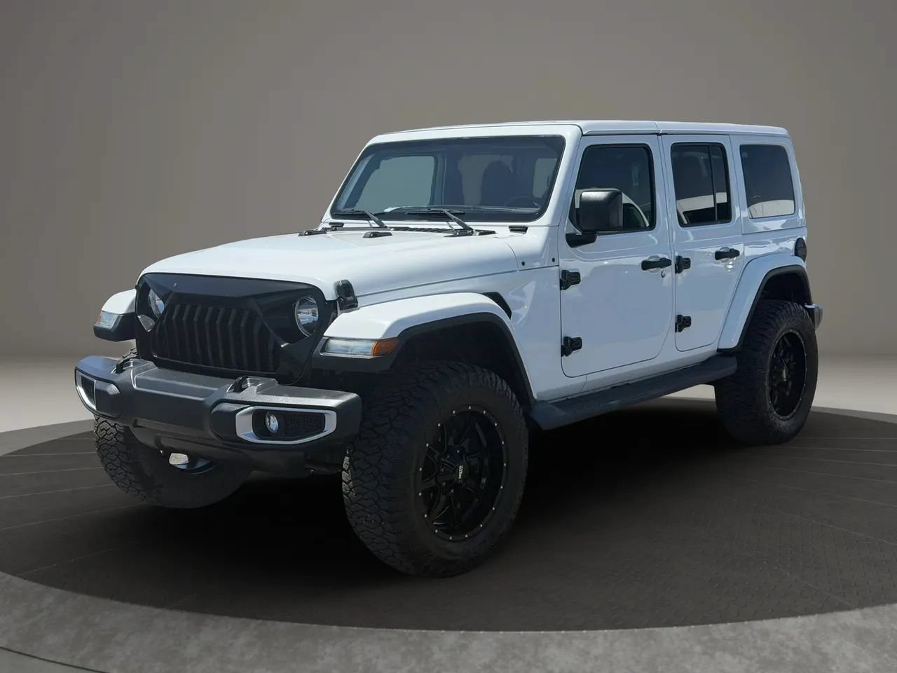 Used 2018 Jeep Wrangler Unlimited Sahara w/ Uconnect 4C Nav & Sound Group AWD/4WD image 1
