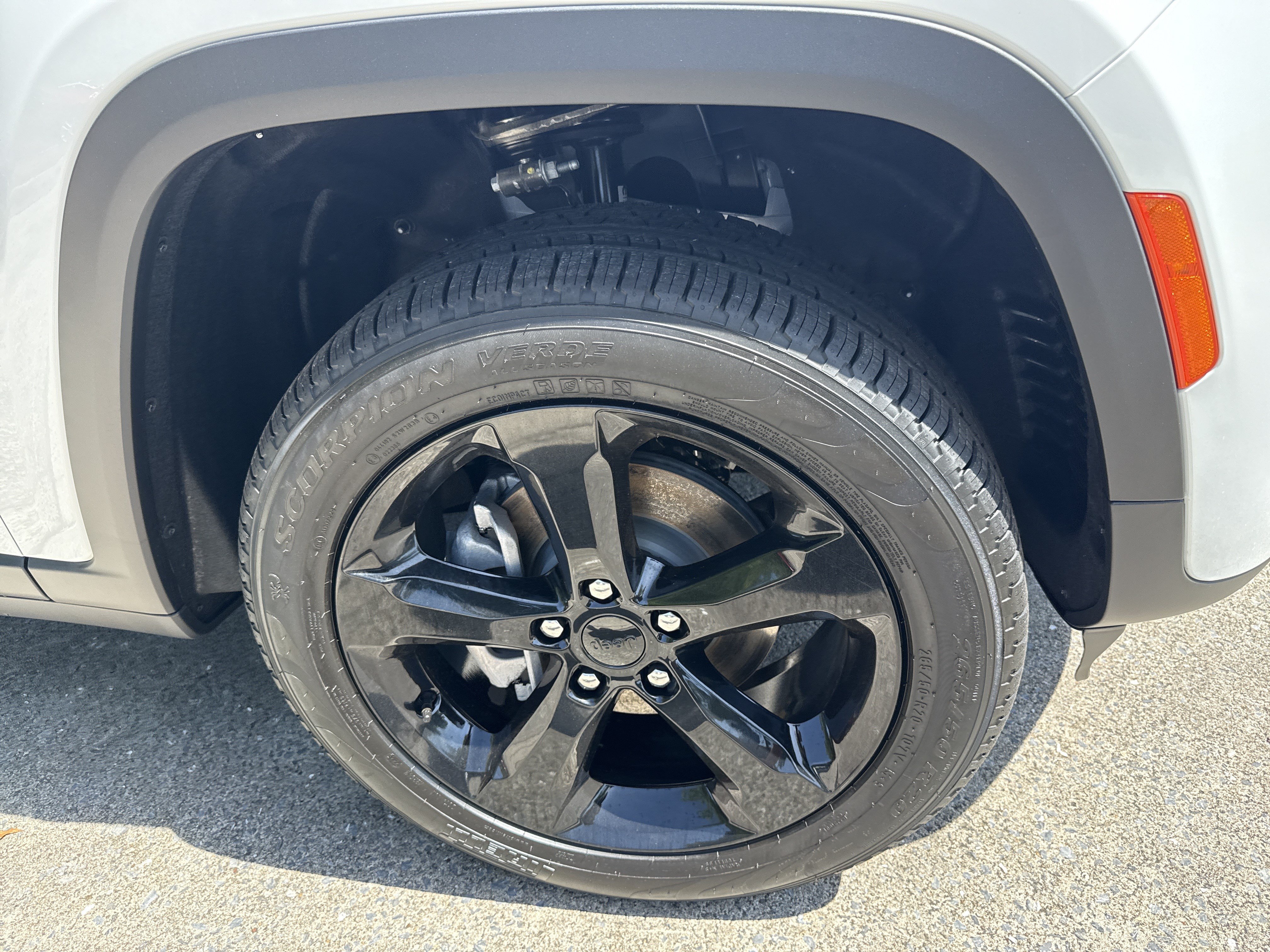 New 2026 Jeep Grand Cherokee Limited w/ Limited Altitude Package AWD/4WD image 12