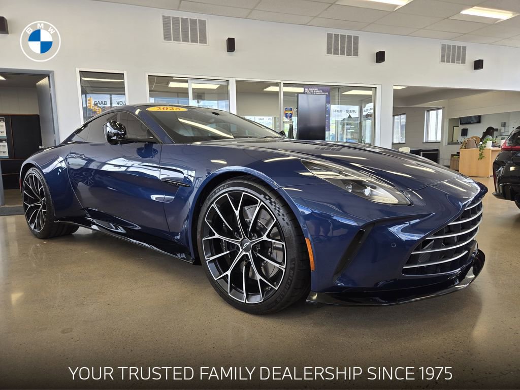 Used 2025 Aston Martin V8 Vantage Coupe image 1