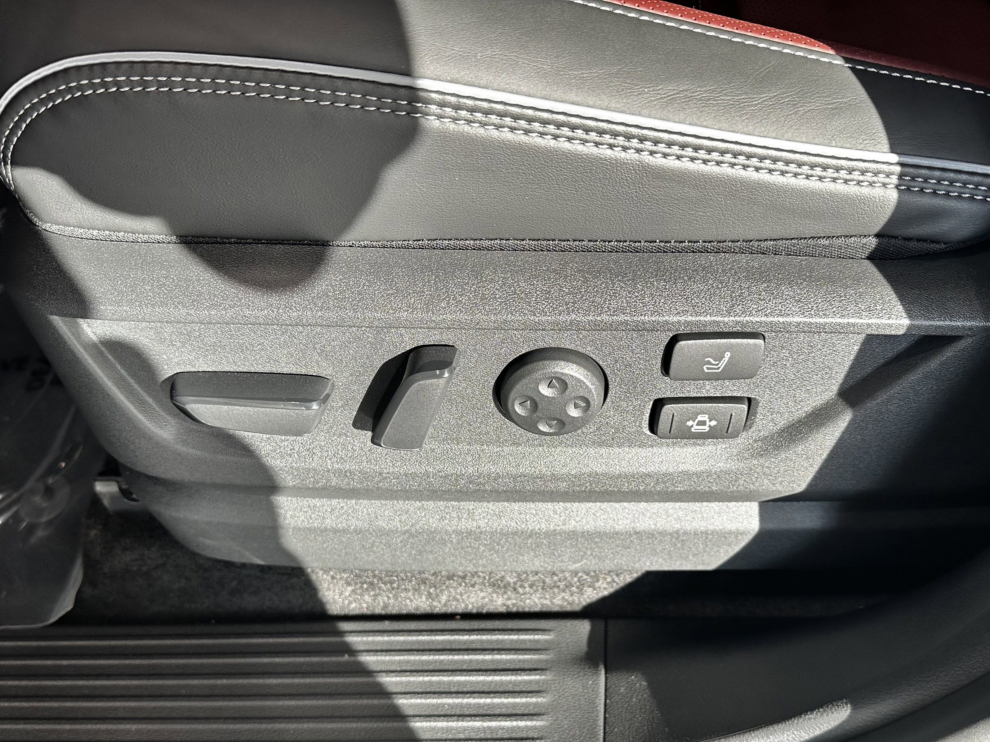 New 2026 INFINITI QX80 Autograph w/ Premium Cargo Package image 15