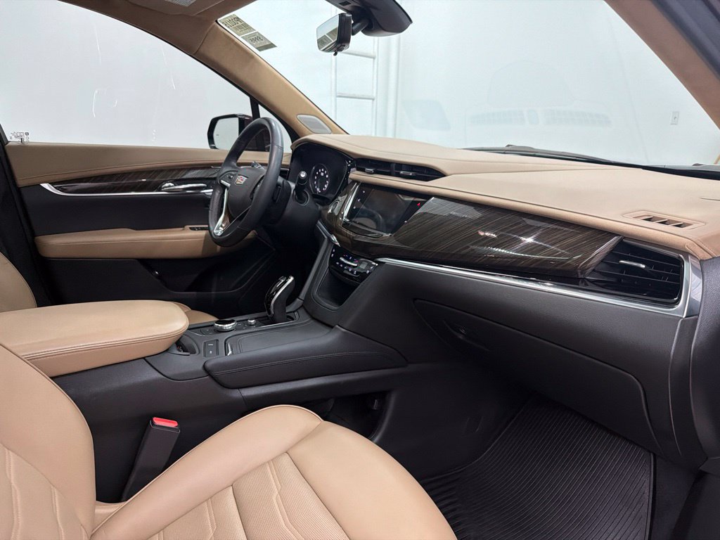 Used 2022 Cadillac XT6 Premium Luxury w/ Platinum Package FWD image 36