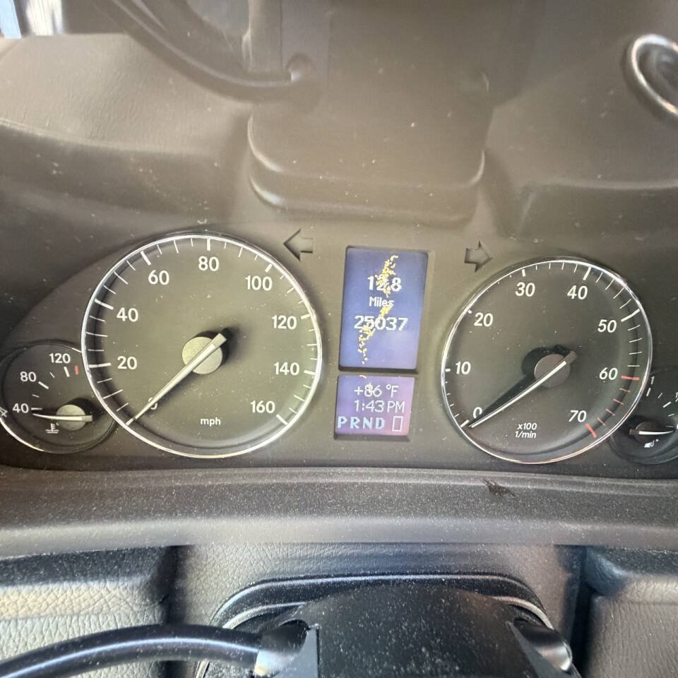 Used 2005 Mercedes-Benz C 320 4MATIC Sedan image 8