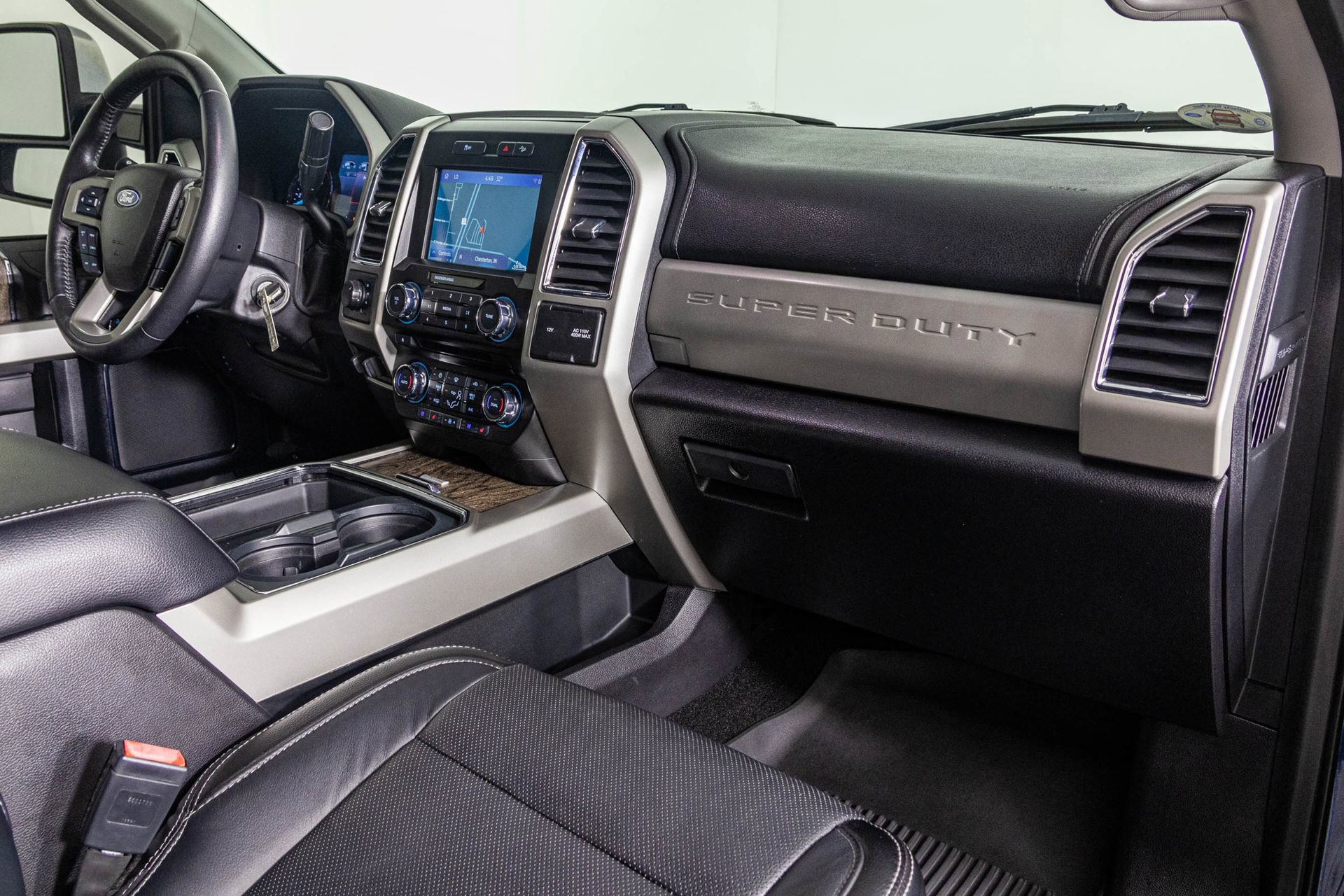 Used 2018 Ford F250 Lariat w/ Chrome Package image 46