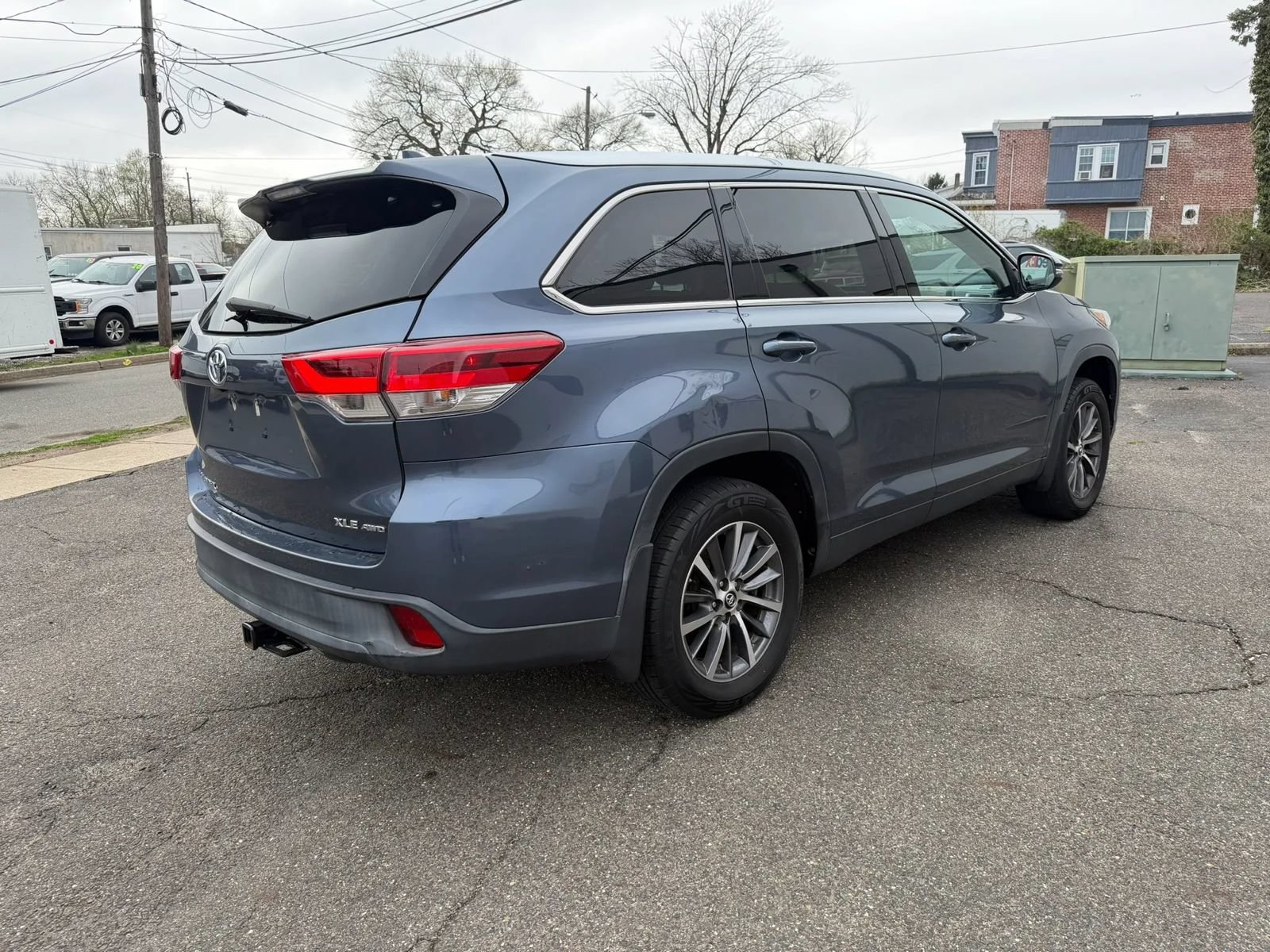 Used 2019 Toyota Highlander XLE AWD/4WD image 5