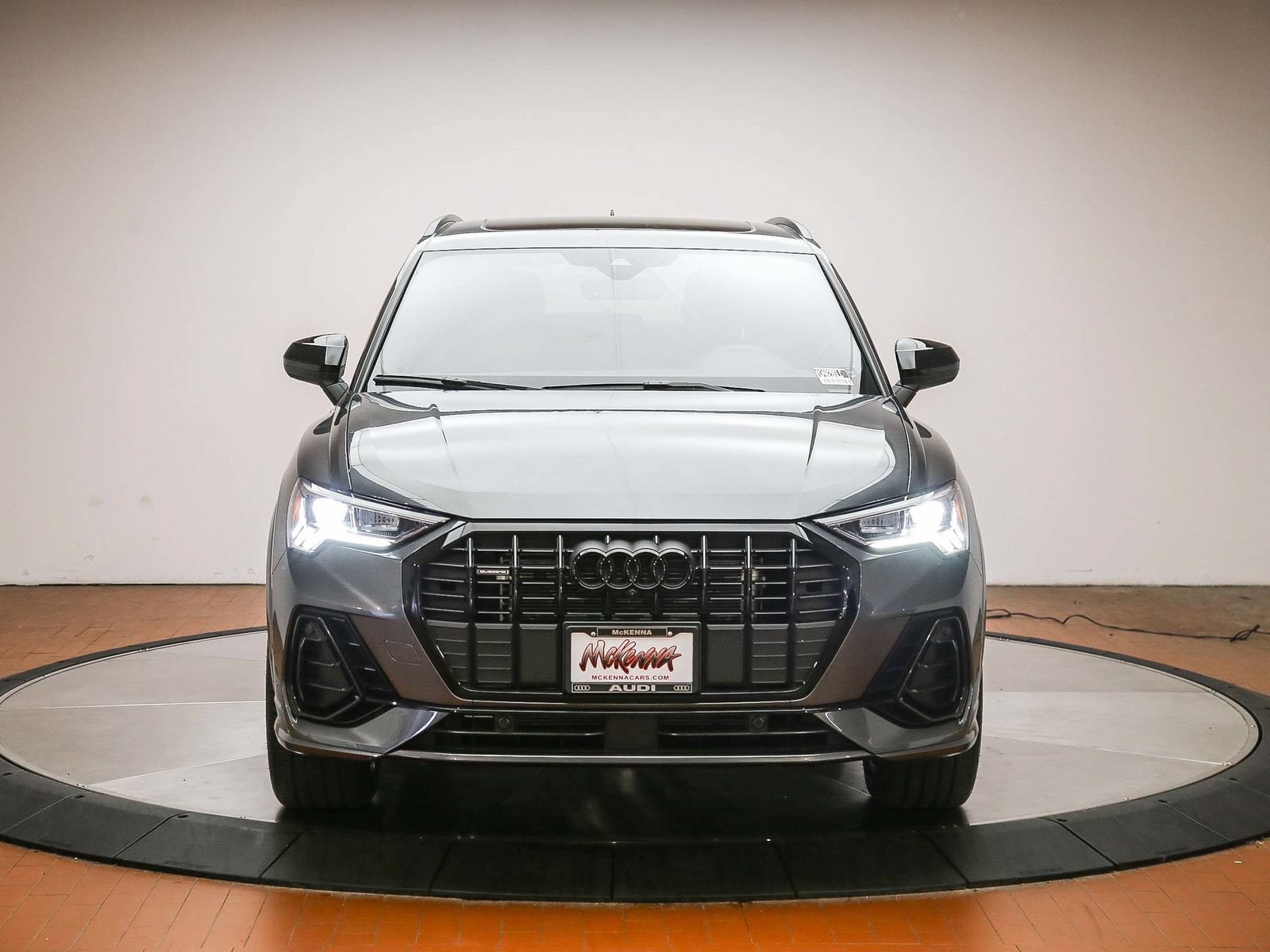 Used 2025 Audi Q3 2.0T Premium Plus w/ Premium Plus Package AWD/4WD image 2