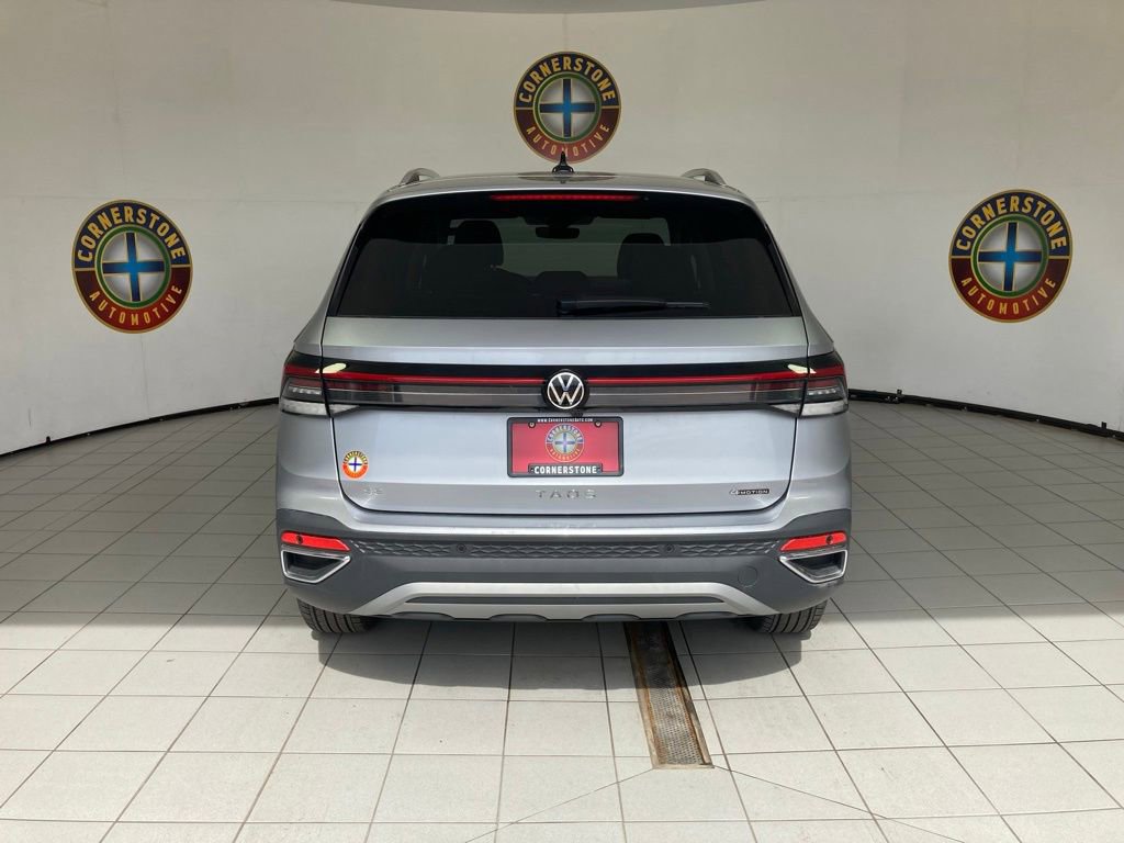 Used 2025 Volkswagen Taos SE AWD/4WD image 21