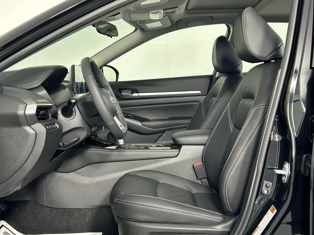 Used 2025 Nissan Altima 2.5 SL FWD image 28