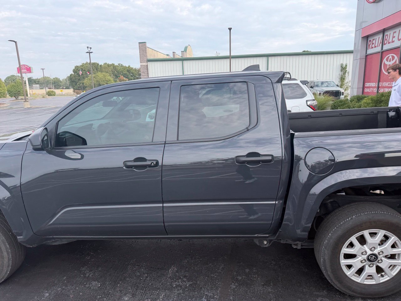 Used 2024 Toyota Tacoma SR AWD/4WD image 4