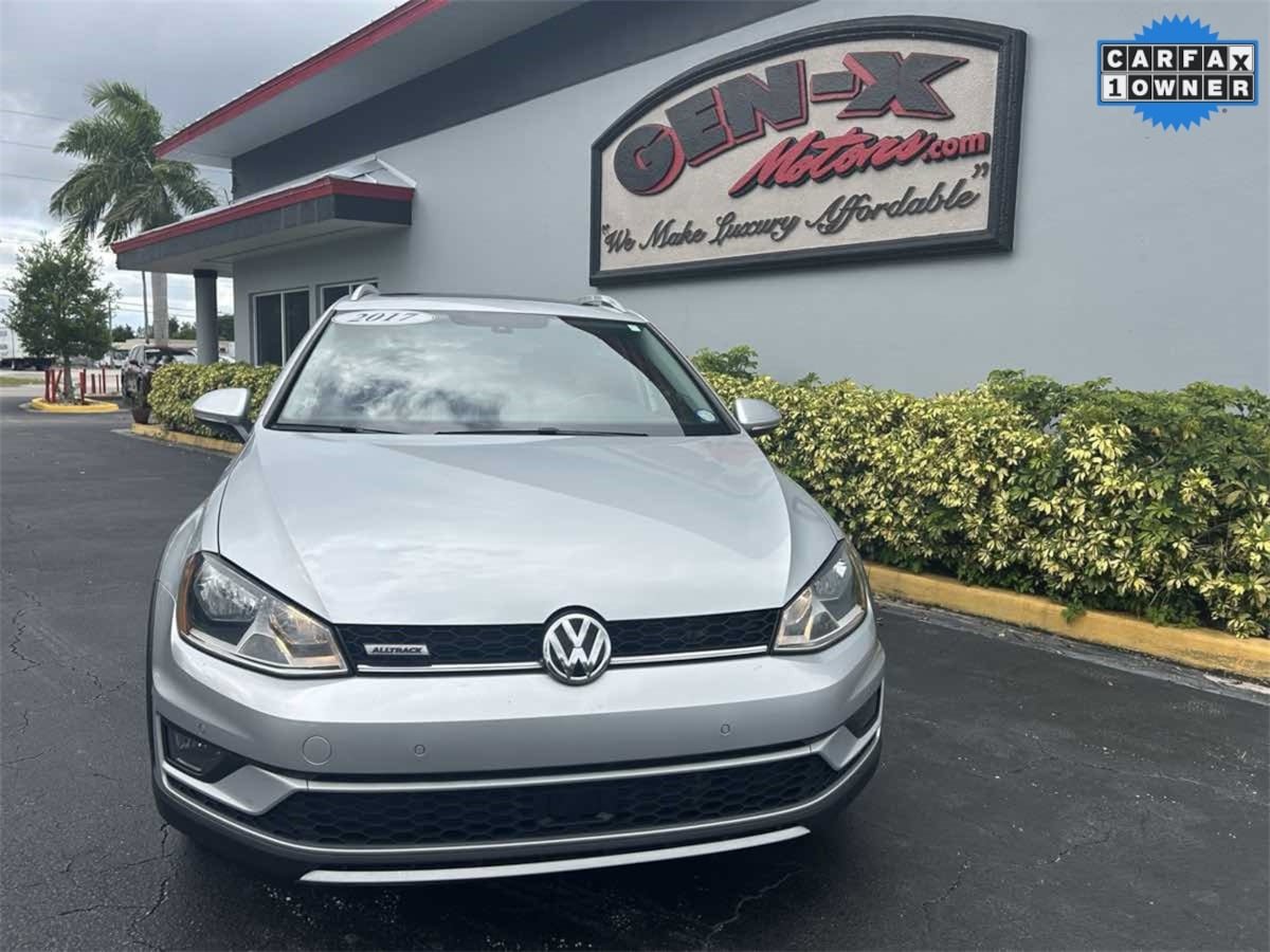 Used 2017 Volkswagen Golf Alltrack SE image 2