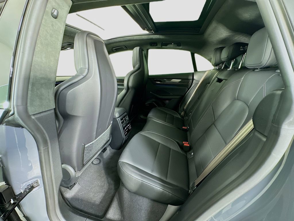 New 2025 Porsche Macan Turbo Electric image 24