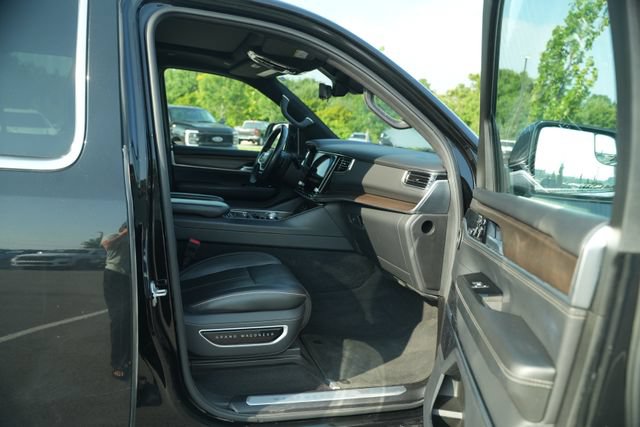 Used 2023 Jeep Grand Wagoneer Series II AWD/4WD image 21