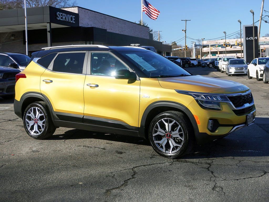 Used 2023 Kia Seltos SX AWD/4WD image 2