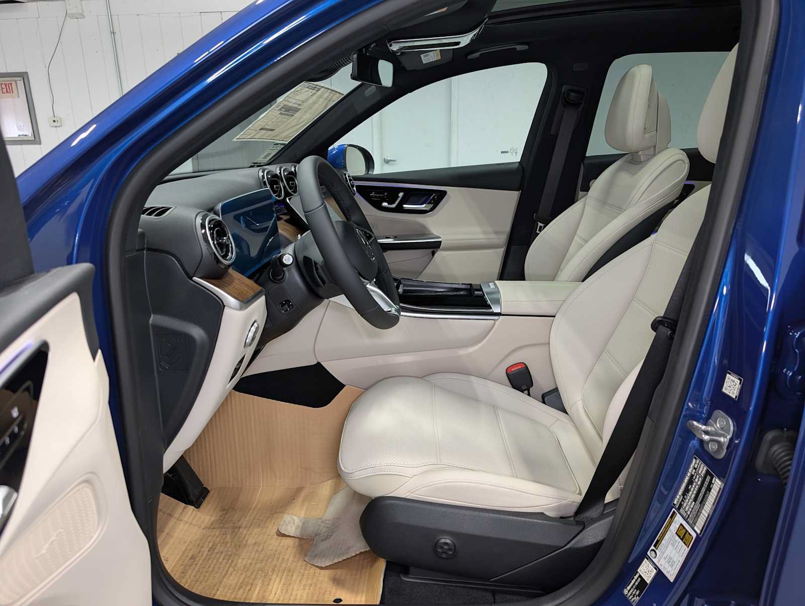 New 2026 Mercedes-Benz GLC 300 4MATIC image 4