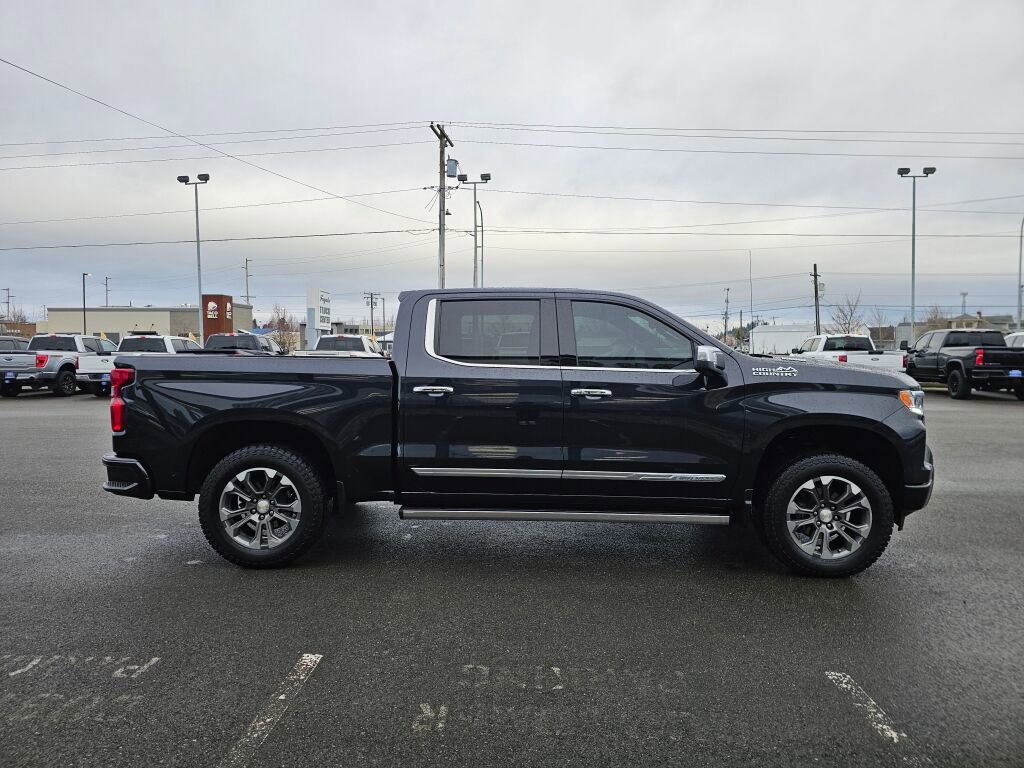 Used 2023 Chevrolet Silverado 1500 High Country w/ Technology Package AWD/4WD image 5