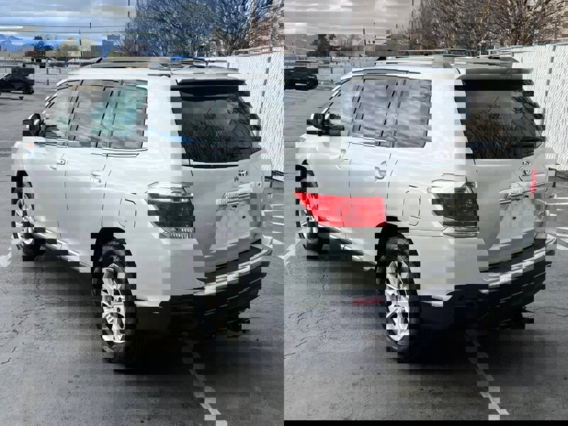 Used 2011 Toyota Highlander SE image 5